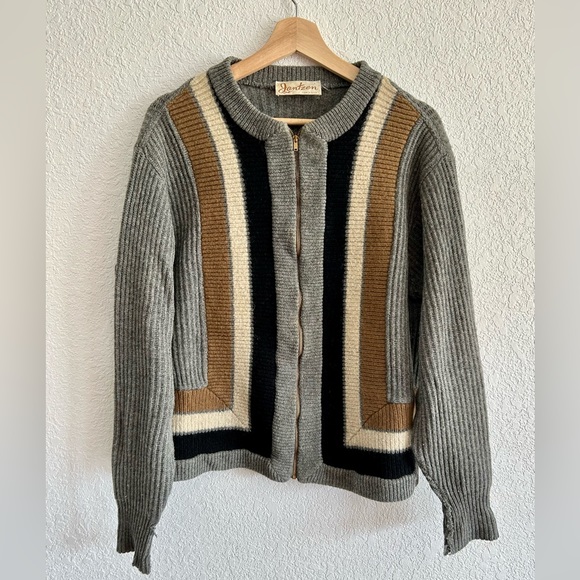 Vintage Jantzen Wool Sweater - Picture 4 of 7